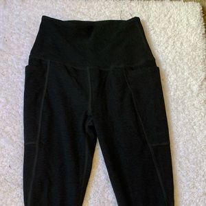 Black Beyond Yoga Pocket Leggings Space Dye